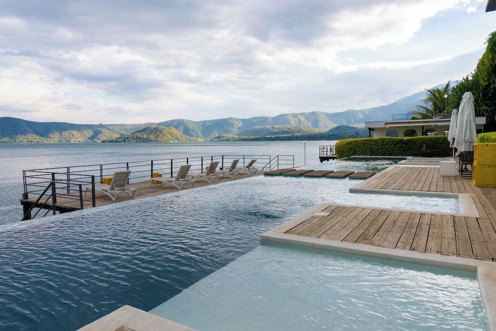 Cardedeu Residence Lago de Coatepeque 1