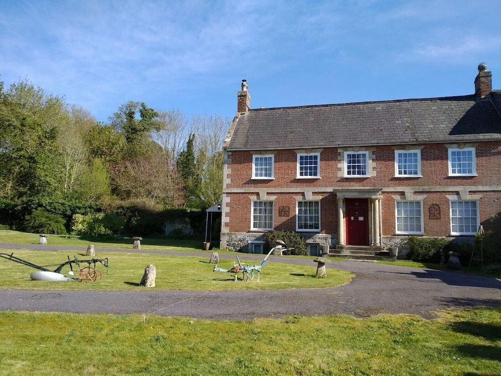 Rollestone Manor B&B and Restaurant 1