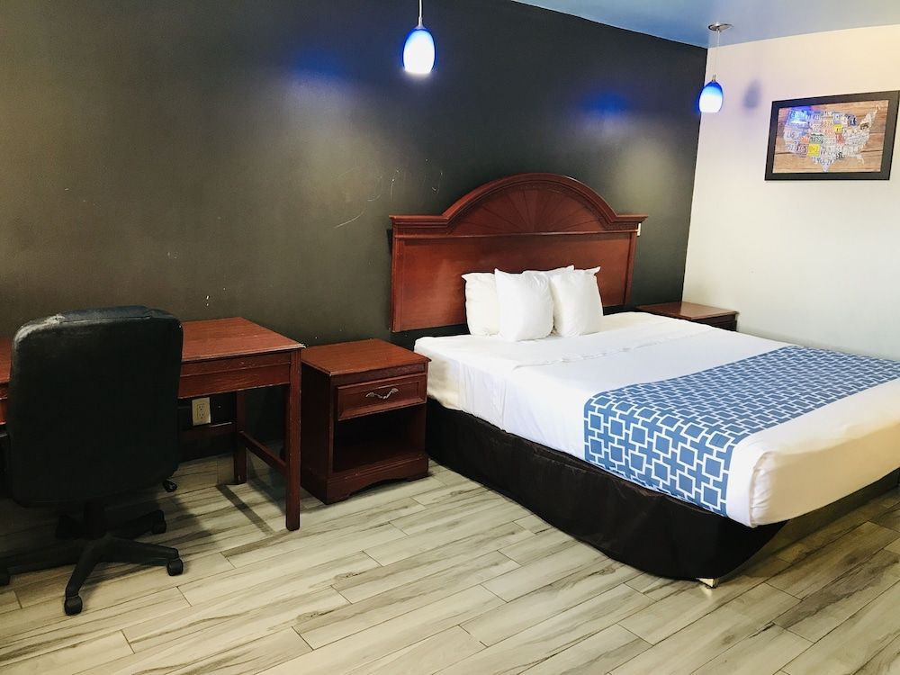 Summit Inn - Houston Medical Center 2