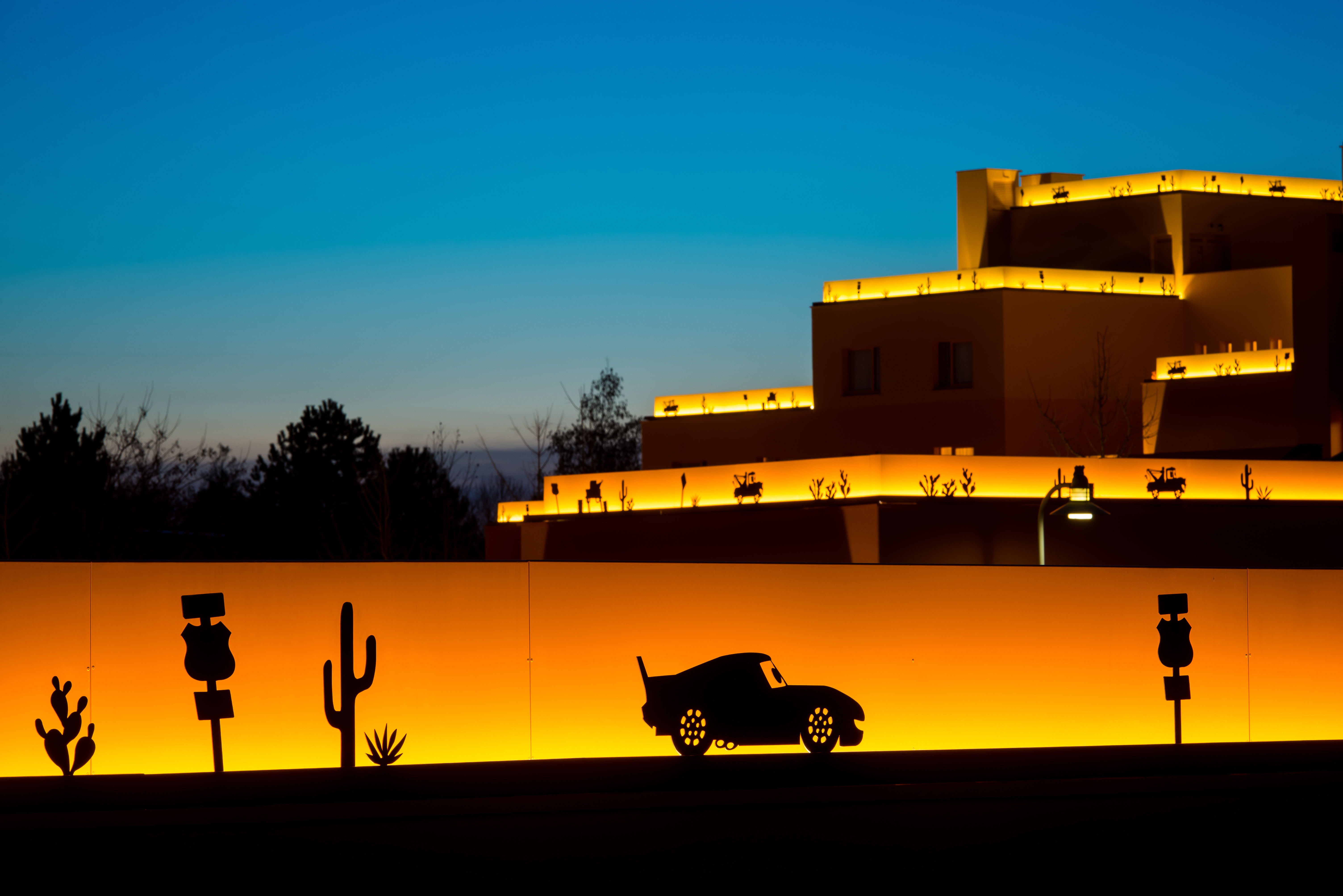 Disney Hotel Santa Fe + Tickets 1