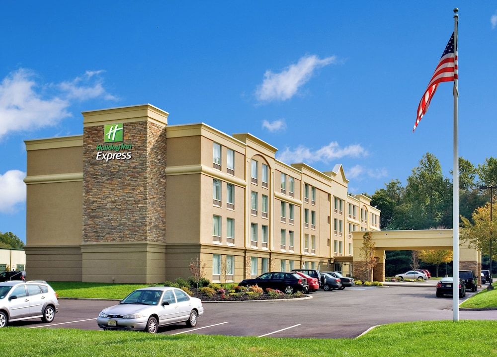 Holiday Inn Express & Suites WEST LONG BRANCH - EATONTOWN by IHG 1