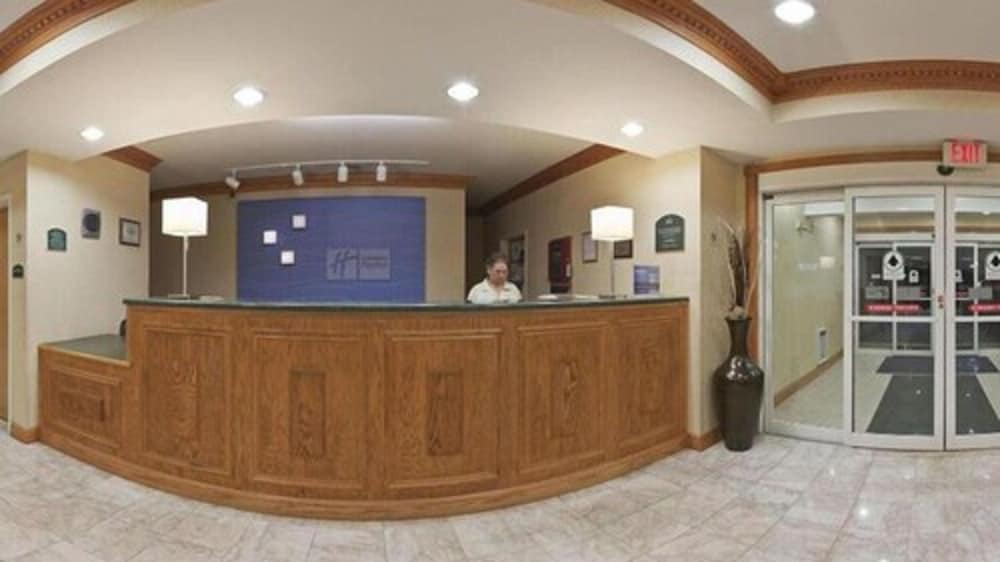 Holiday Inn Express & Suites DEFIANCE by IHG 1