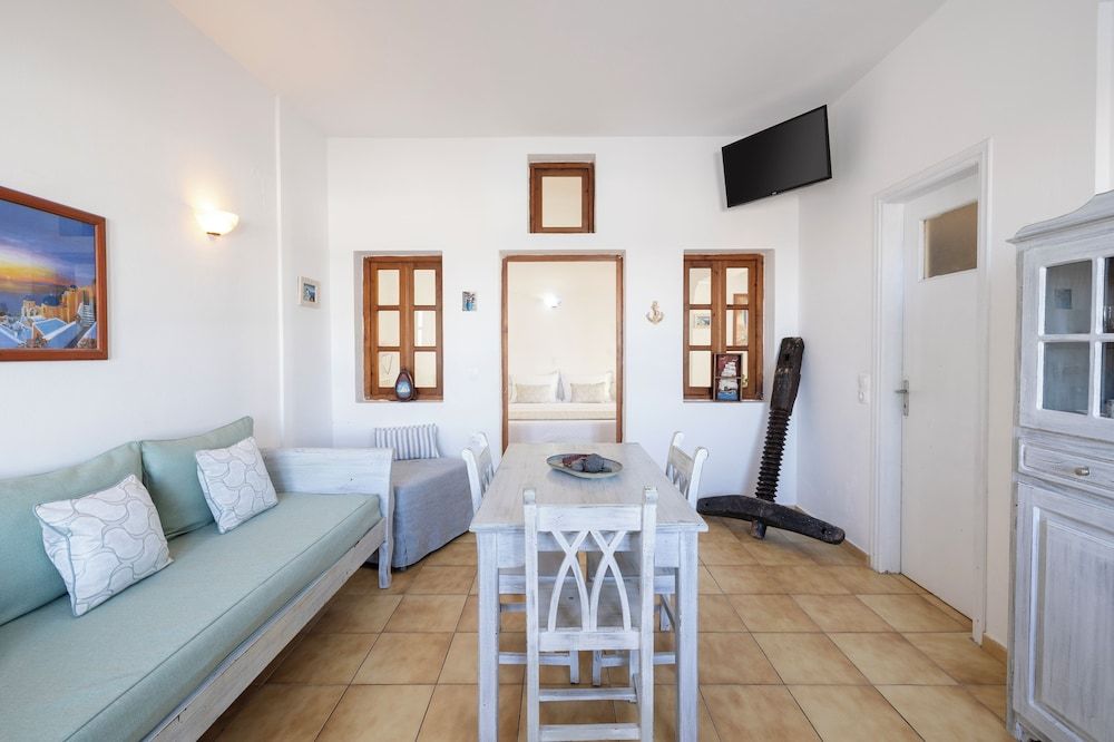 Vrachia Studios & Apartments 1