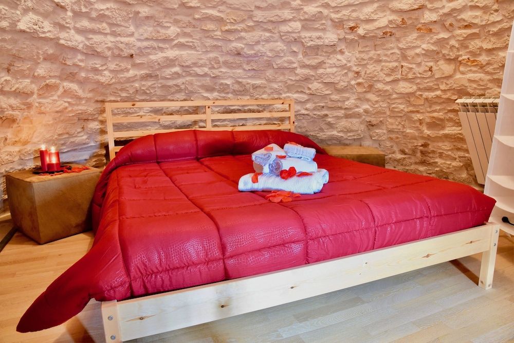 Trulli Moon 2