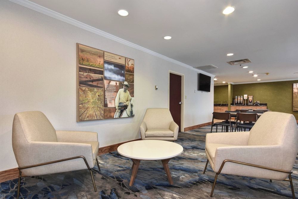 Fairfield by Marriott Inn & Suites Columbia Harbison 2