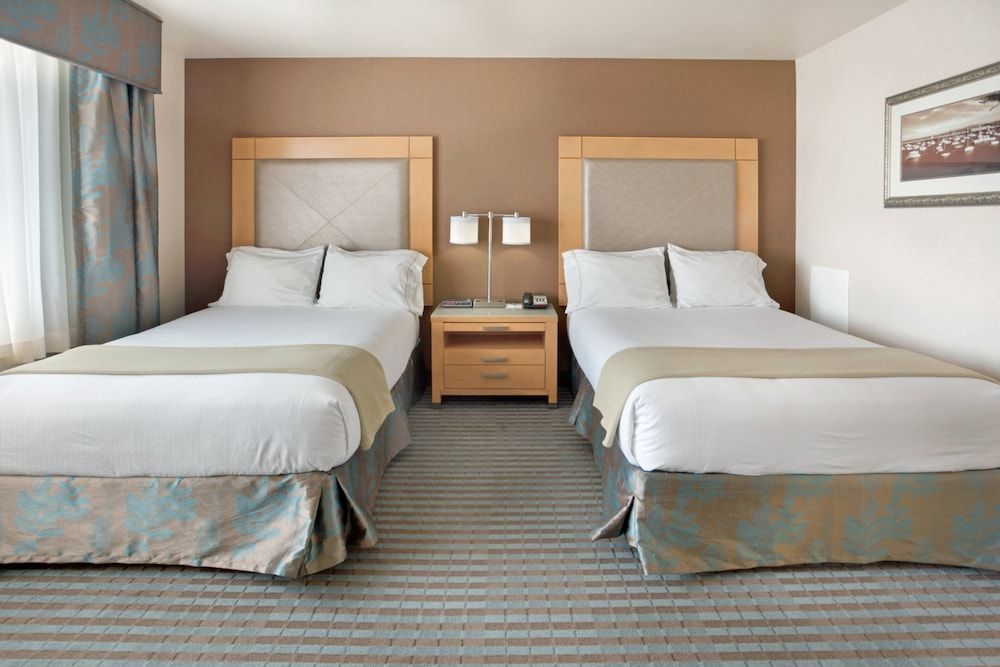 Holiday Inn Express MONTEREY-CANNERY ROW by IHG 2
