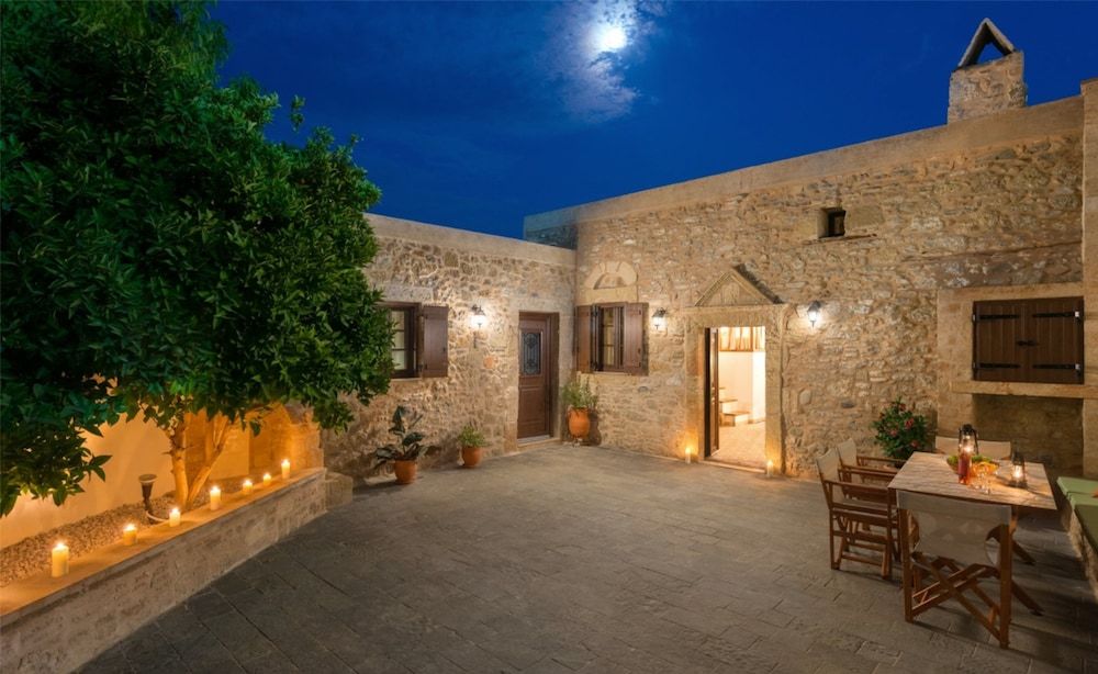 Rodia House 1