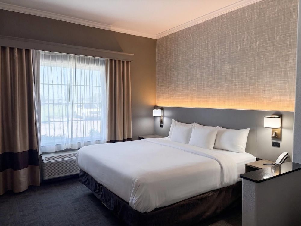 Comfort Suites Galveston Cruise Port Area - Beachside 1