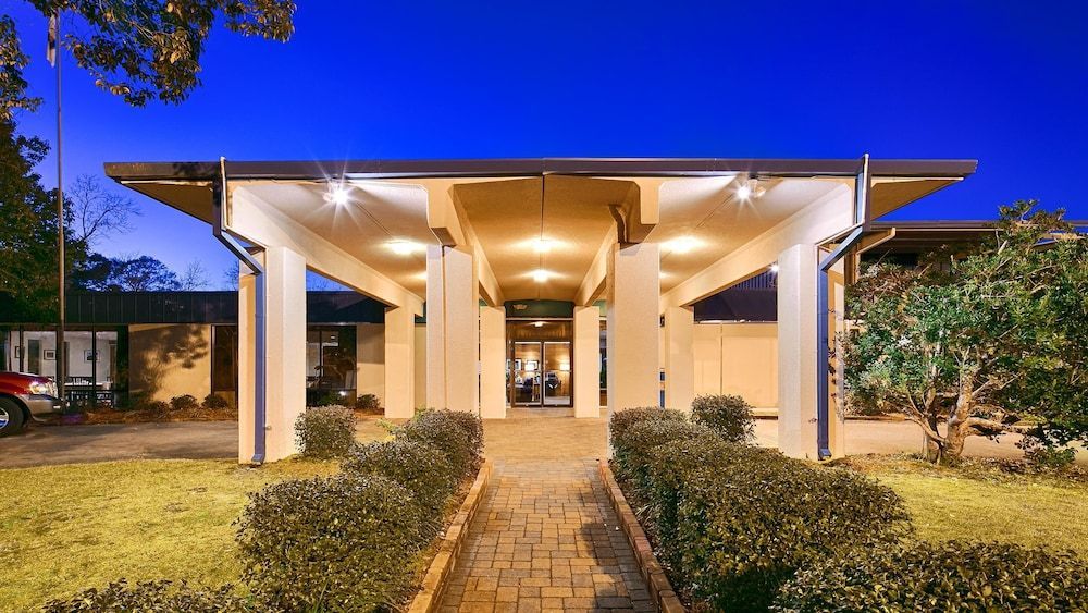 Best Western Crossroads Inn 1