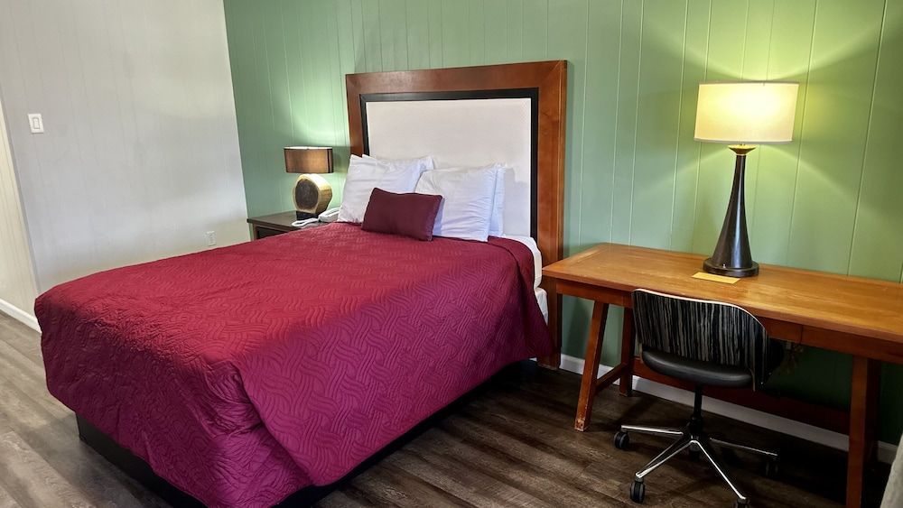 Colonial Inn Franklin 1