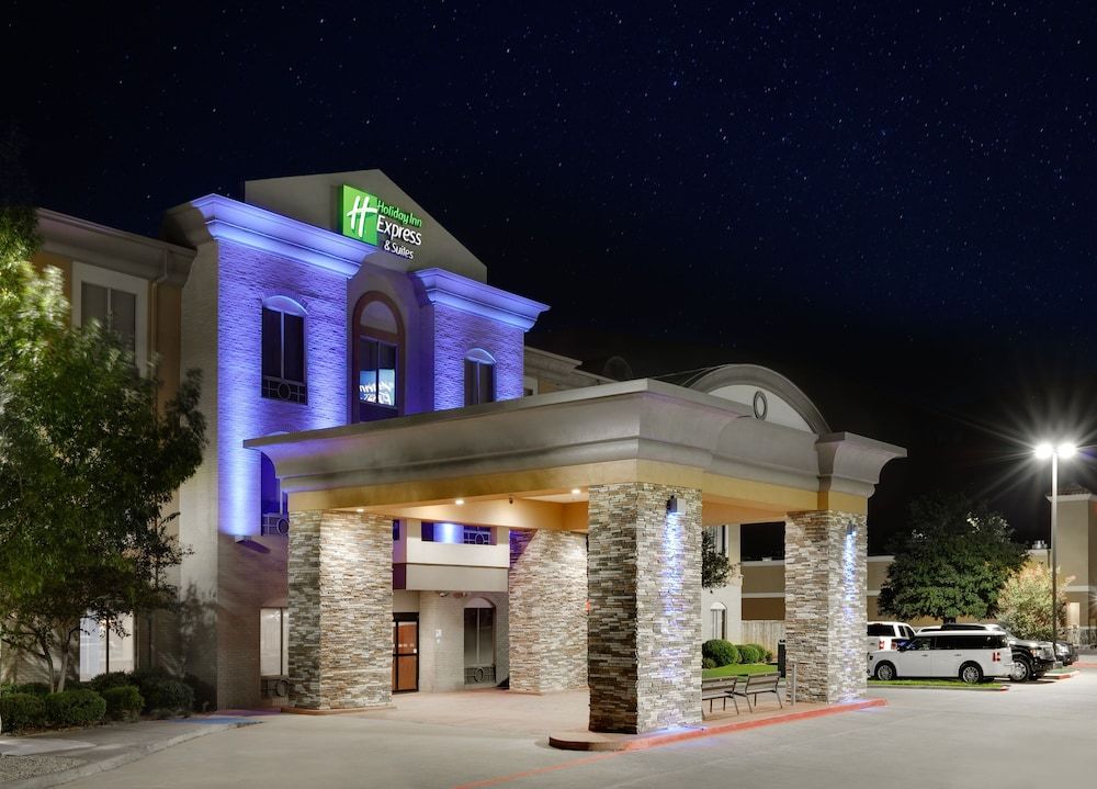 Holiday Inn Express & Suites DALLAS - DUNCANVILLE by IHG 1