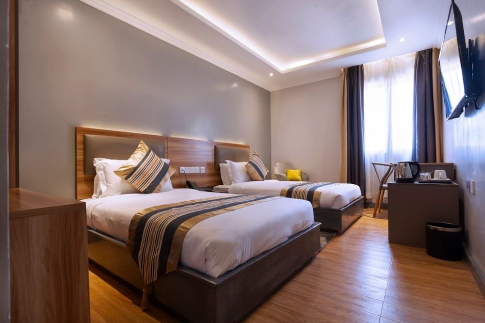 Raha Hotel & Suites 2