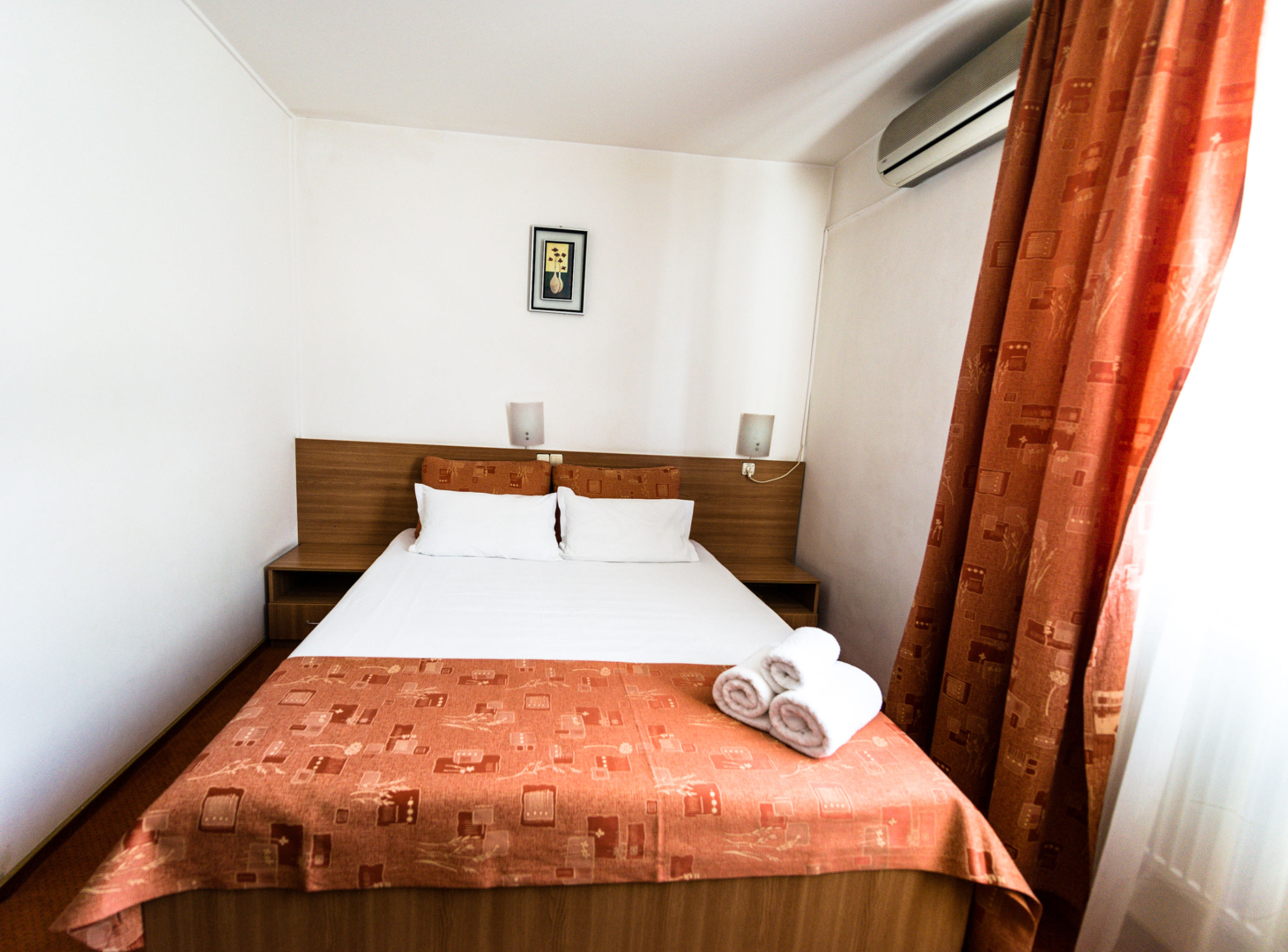 Hotel Est 2