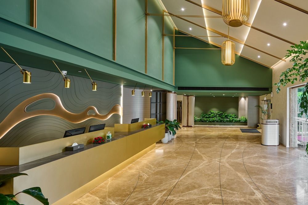 Flora Airport Hotel and Convention Centre Kochi 2