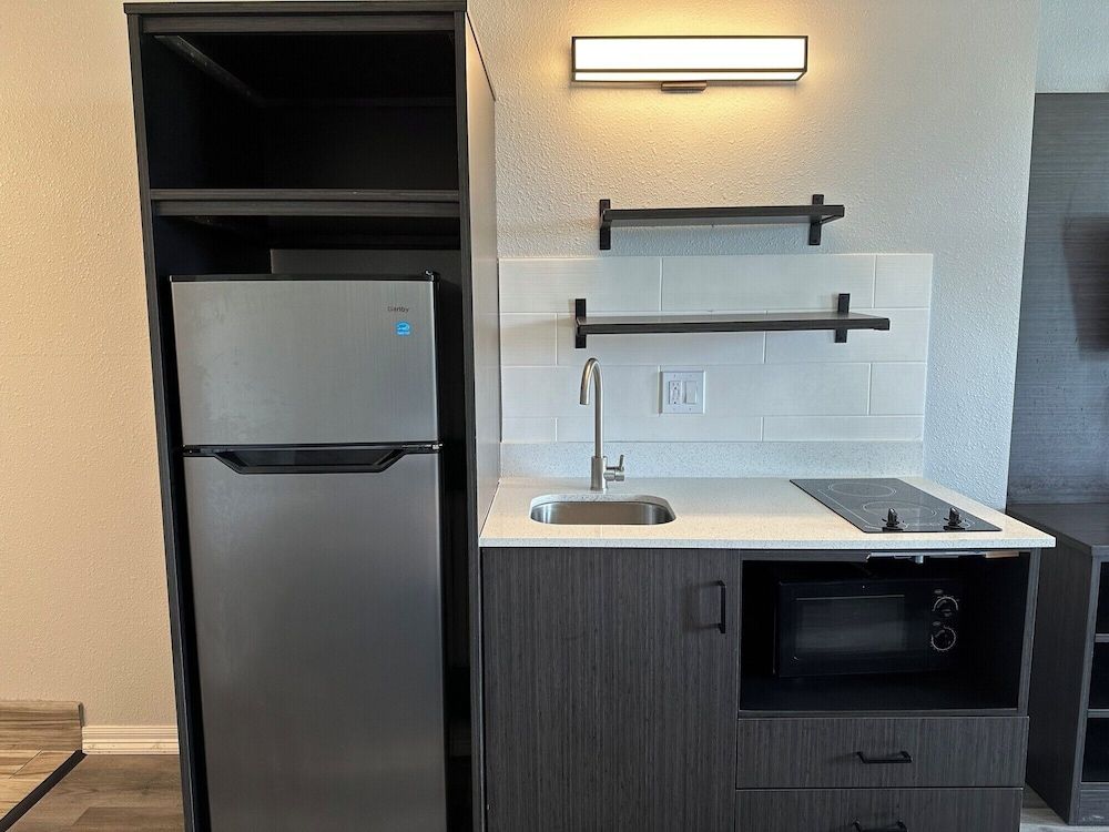 Motel 6 Groves, Tx 1