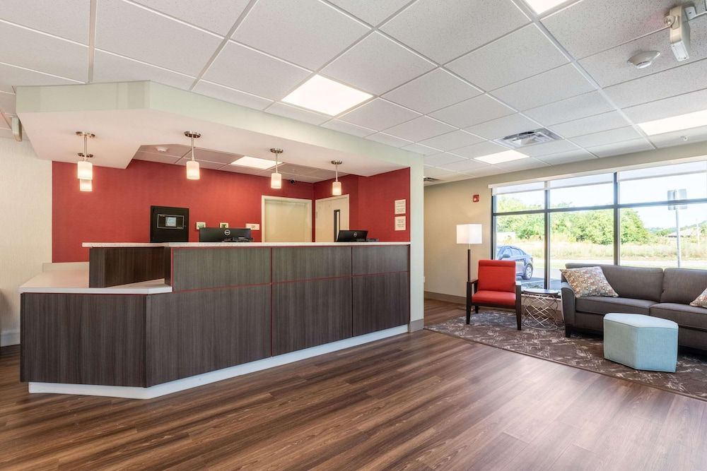 Econo Lodge Dayton North 2