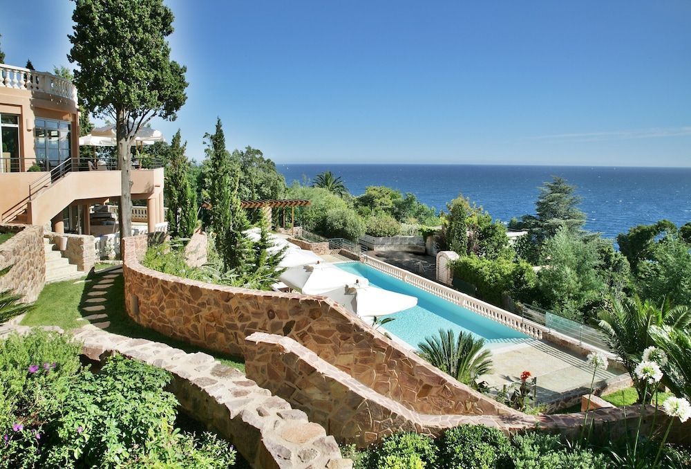 Tiara Yaktsa Côte d'Azur 1
