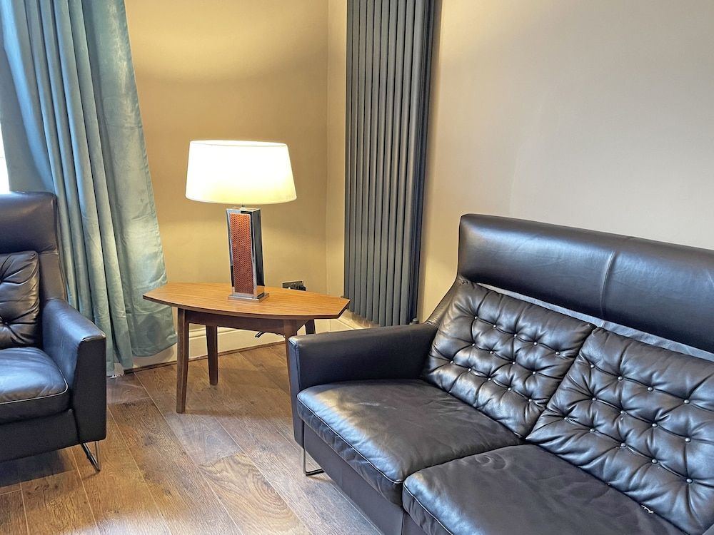 1820 Boutique Rooms & Suites 2