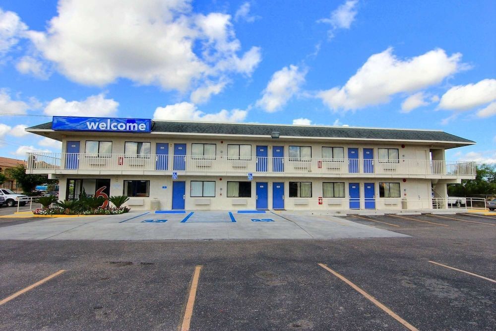 Motel 6 Kingsville, TX 1