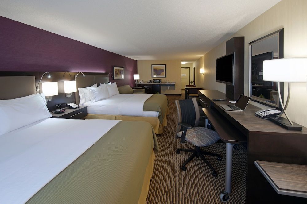 Holiday Inn Express & Suites CLEARFIELD by IHG 2