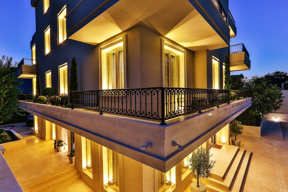 Avanti Hotel & Spa 1