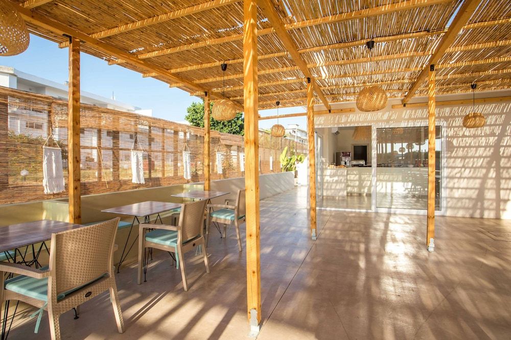 Atma Beach Rooms & Suites 1