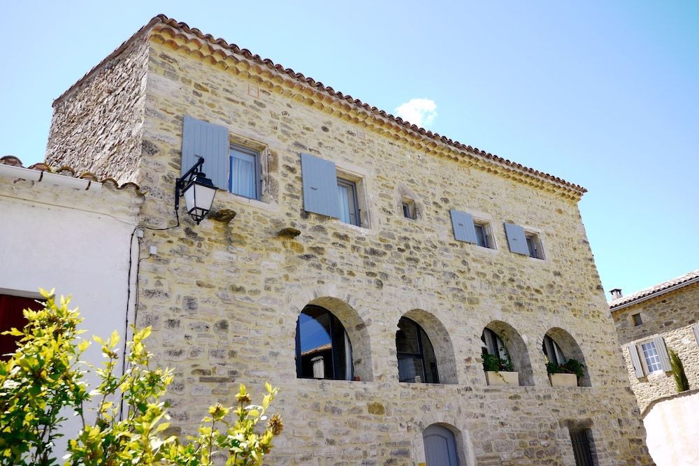 La Maison des Vendangeurs - TABLE D'HÔTES le soir du jeudi au dimanche- Jacuzzi - Balnéo SPA - ACCES PISCINE pour toutes les chambres sauf STUDIO COQUET- Piscine de mai à mi-octobre 1