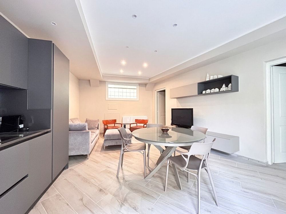 Modern Apartment in the Heart of Pisa 2
