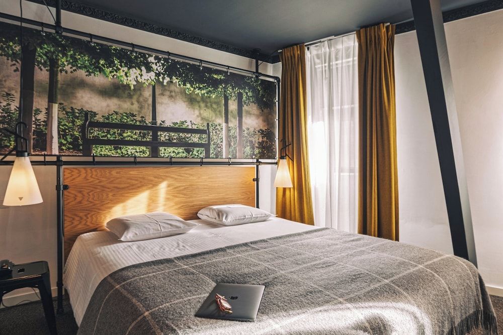 Zoom Hotel 1