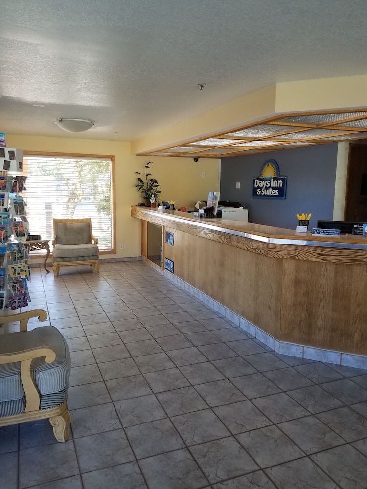 Days Inn & Suites by Wyndham Kanab 2