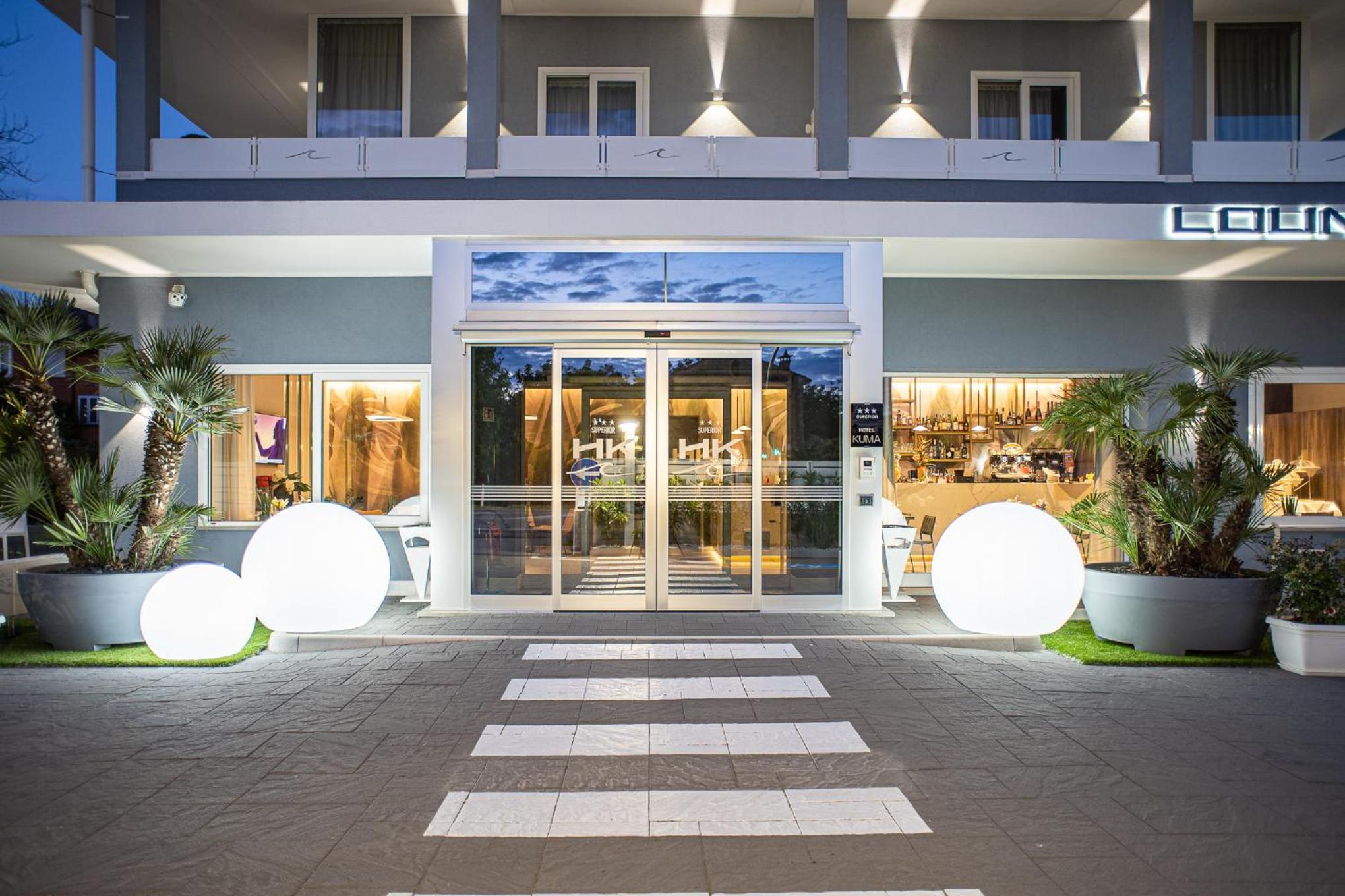 Hotel Kuma 2