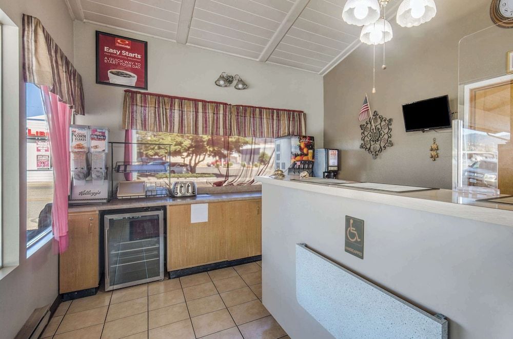 Econo Lodge Inn & Suites Yreka 2