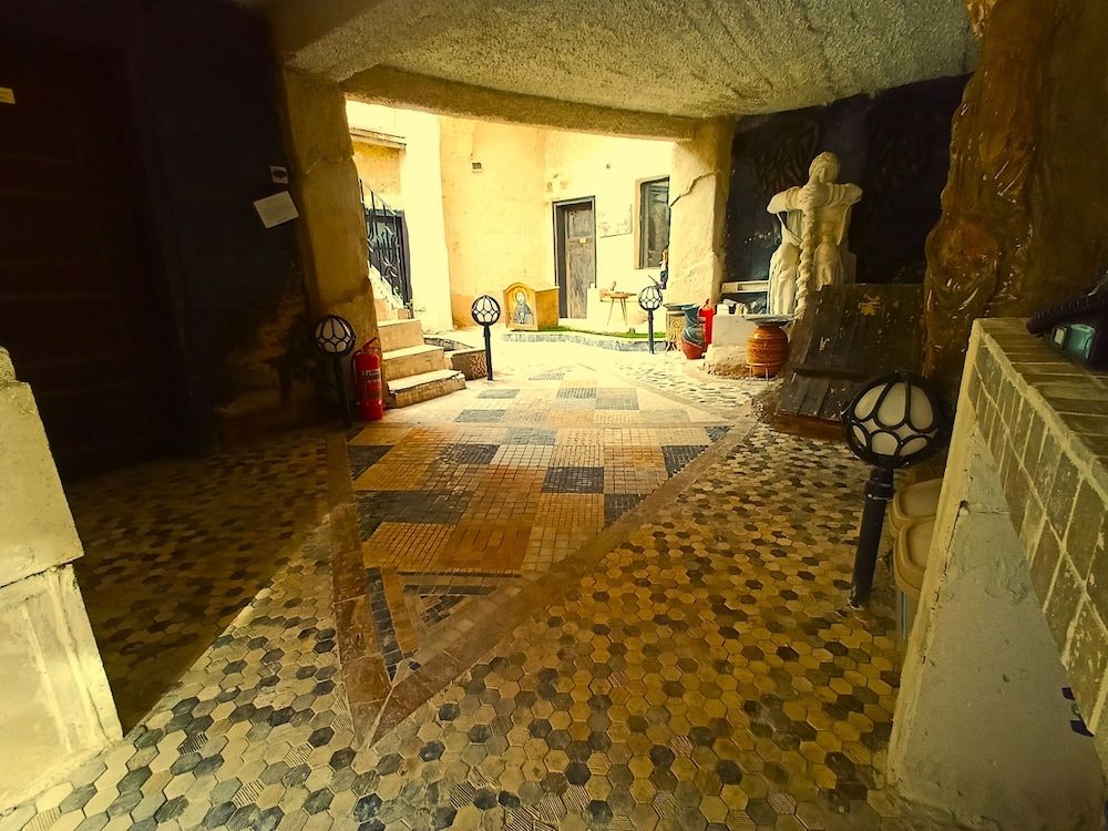 Stone Age Mansion 1