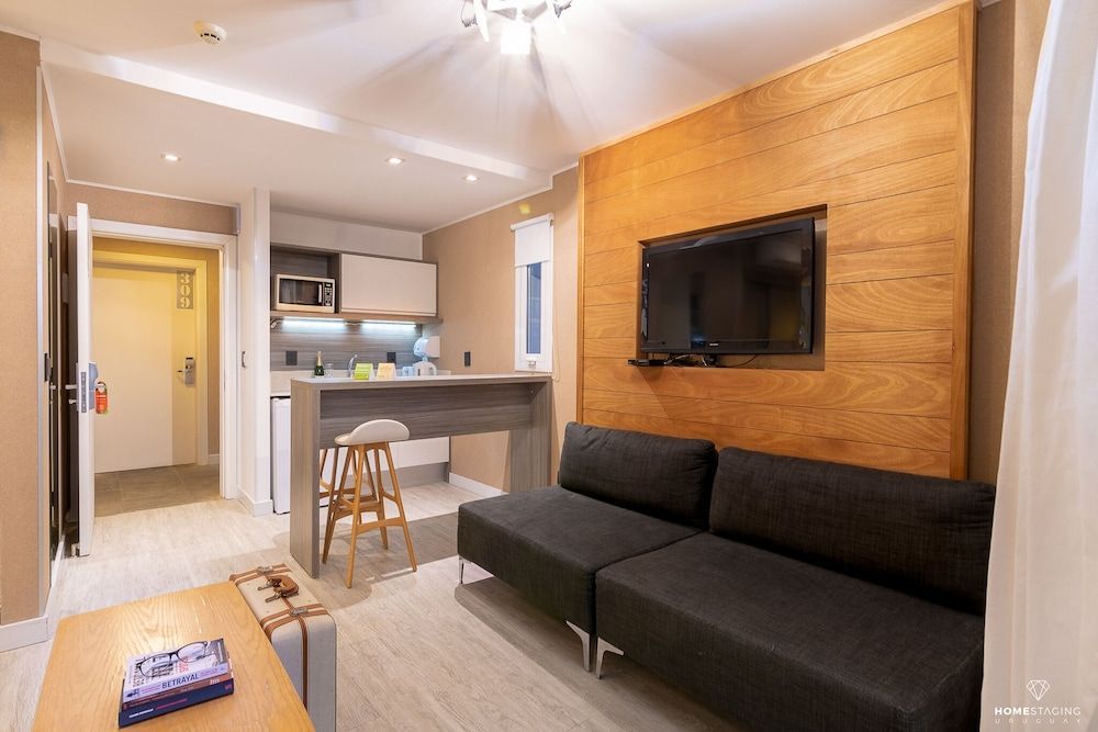 2122 Hotel Art Design 1
