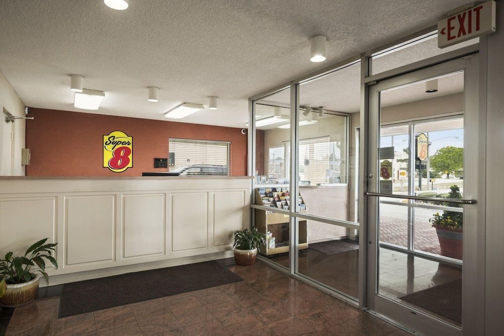 Super 8 by Wyndham Meridian 2