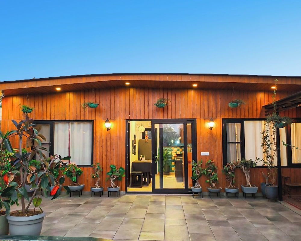 Vandana's Bed and breakfast 1