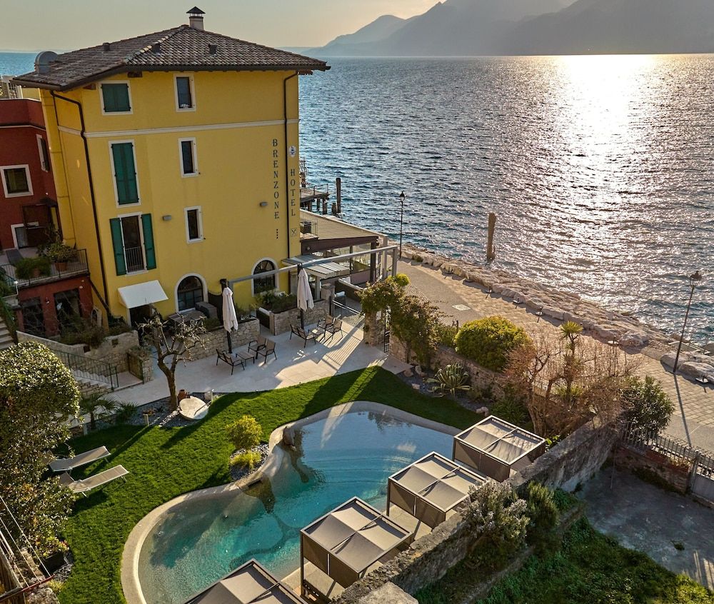 Lake Front Hotel Brenzone 1