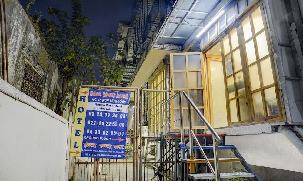 Hotel Rooms Dadar 1