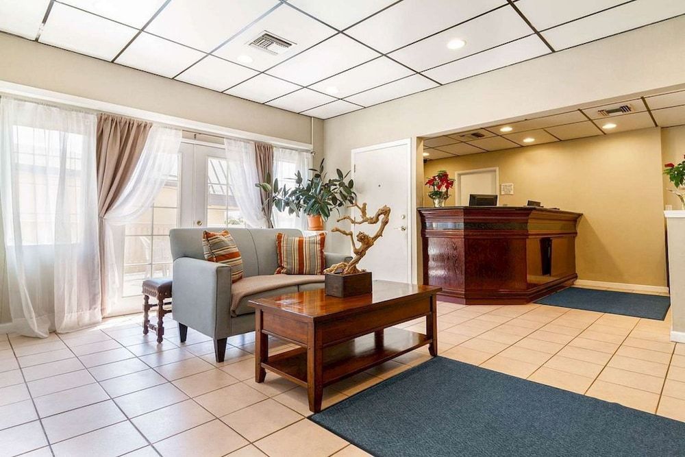 Auburn House Hotel 2