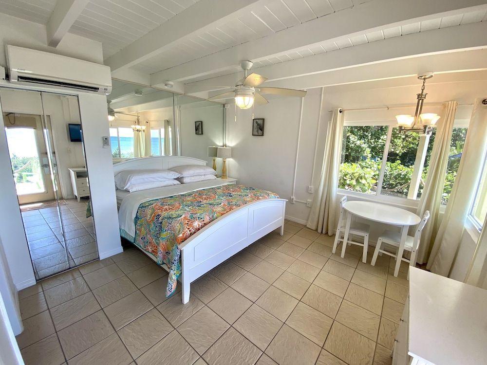 Pearl Beach Inn 1