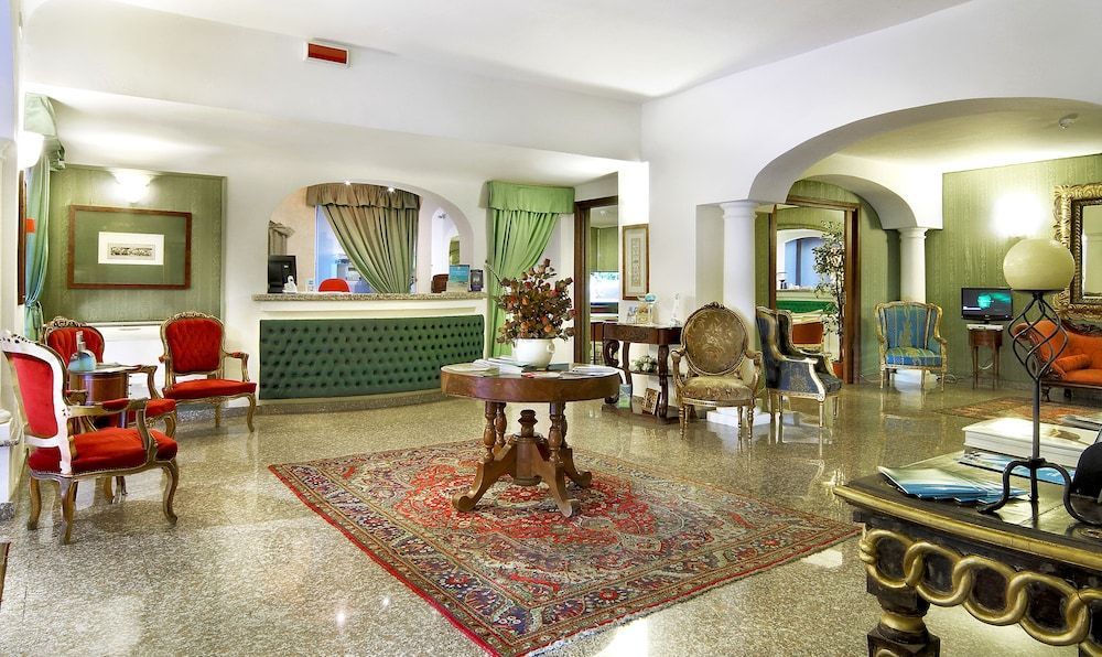 Colonna Palace Hotel Mediterraneo 2