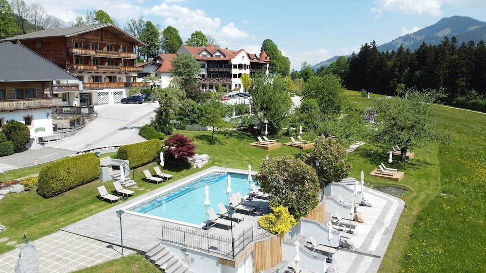 Hotel AlpenSchlössl 1