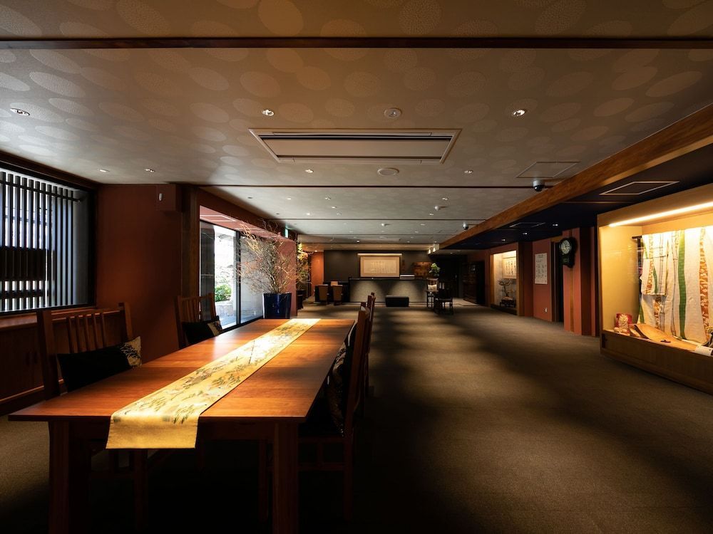 Gion Shinmonso 2