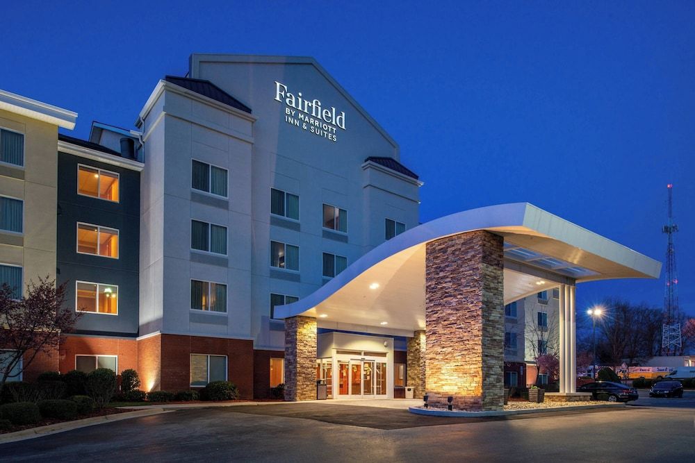 Fairfield Inn & Suites Greensboro Wendover 1