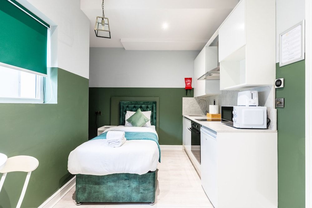 The Finsbury Park Hotel 2