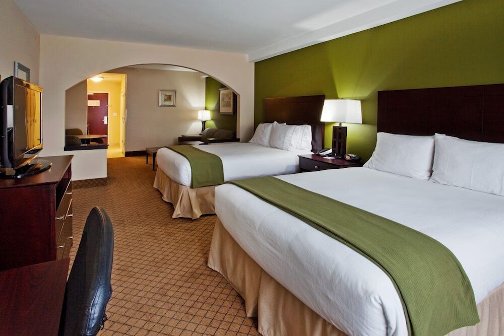 Holiday Inn Express & Suites COLUMBUS - FT BENNING MAINGATE by IHG 2