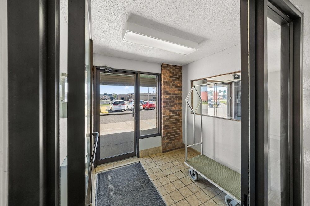 Days Inn by Wyndham Winona 1