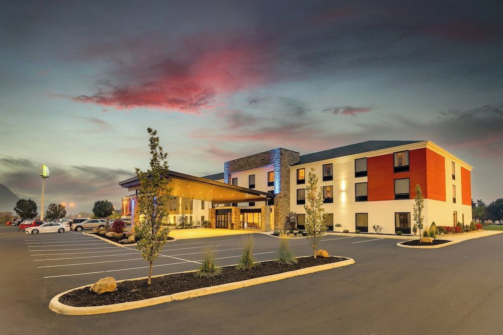 Holiday Inn Express & Suites TROY by IHG 1