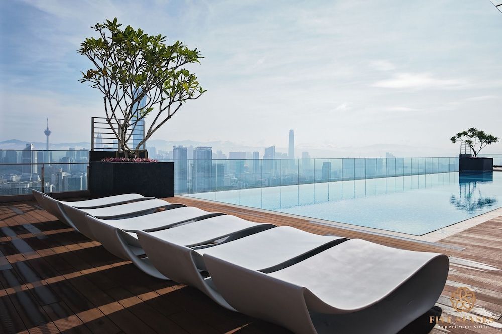 Riveria Premium Kuala Lumpur, Roam 1