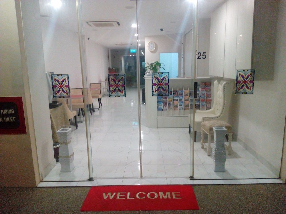 Jayleen Clarke Quay Hotel 2